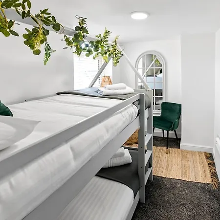 Villa The Treehouse At The Hideaway Stamp Sa Blackpool Esterno foto